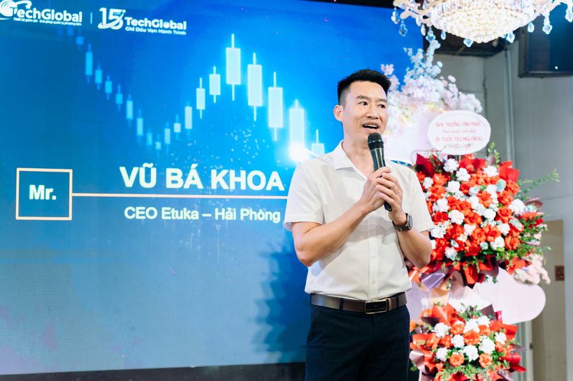 Anh Vũ Bá Khoa – GĐ Đại lý Etuka phát biểu tại lễ 15 năm TechGlobal